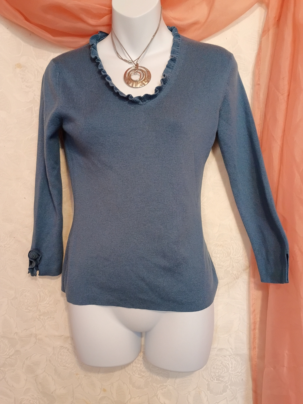 Ann Taylor Ladies Silk Blend Slate Blue Ruffle V-Neck Sweater Sz XS